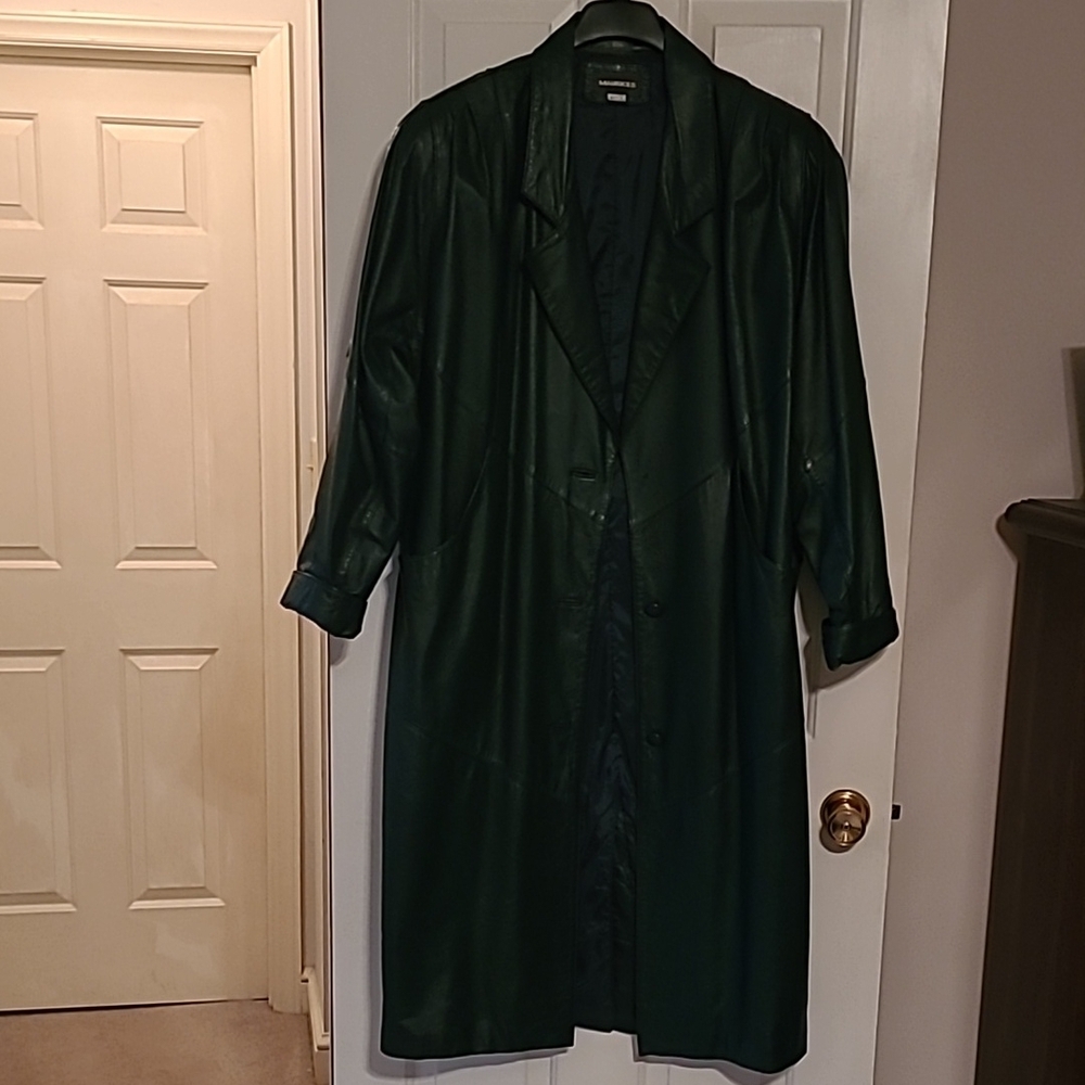 Elegant genuine leather long coat with lining